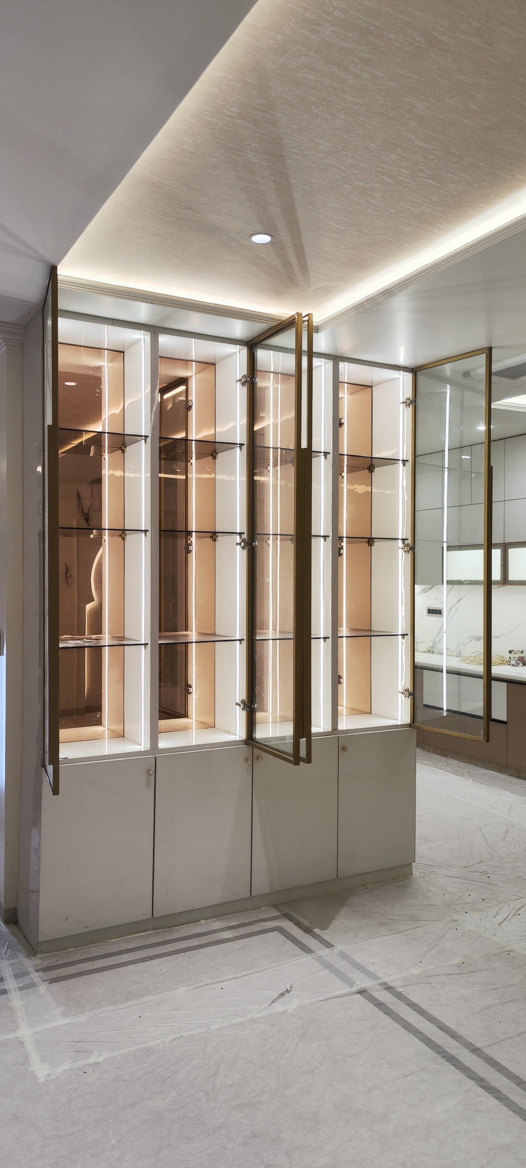 Display Cabinet Open