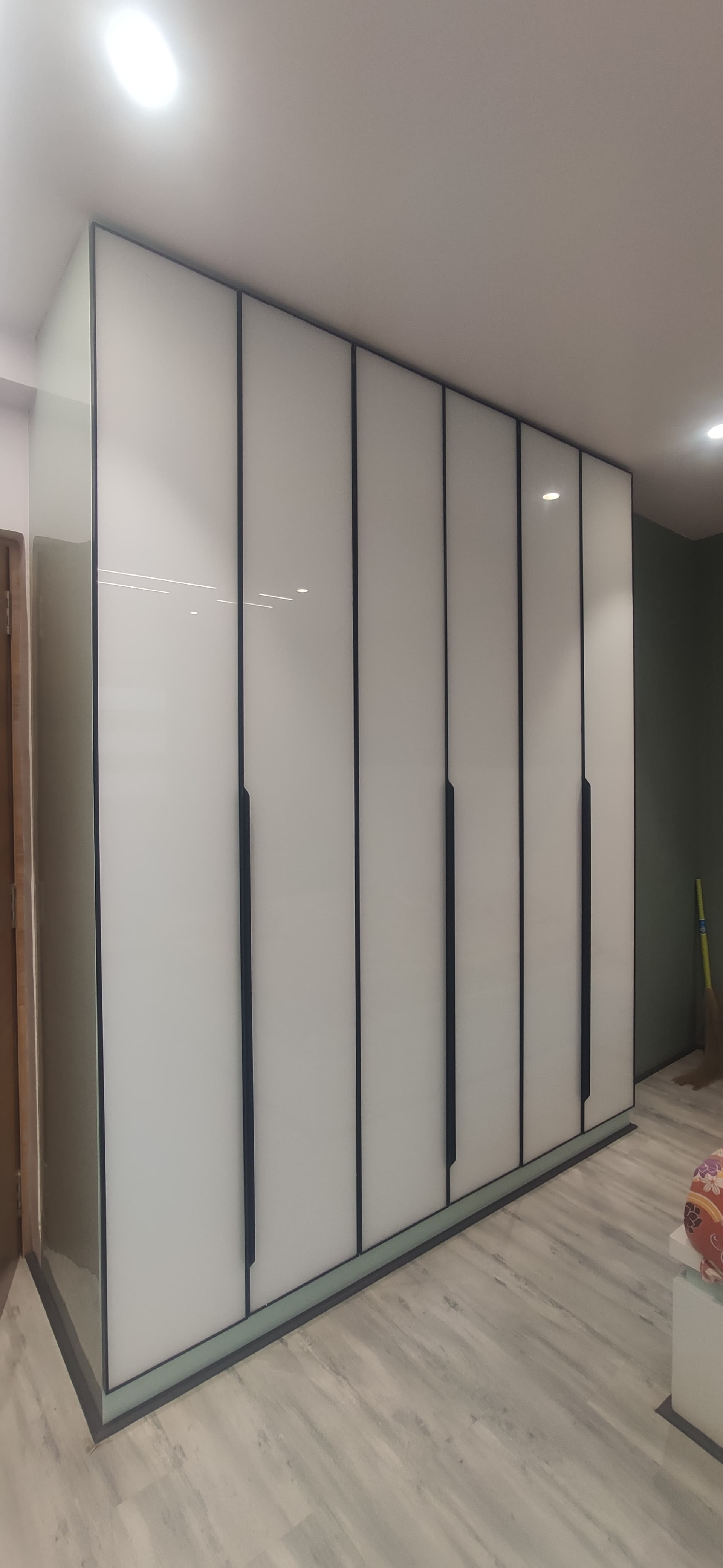 White Glossy Wardrobe